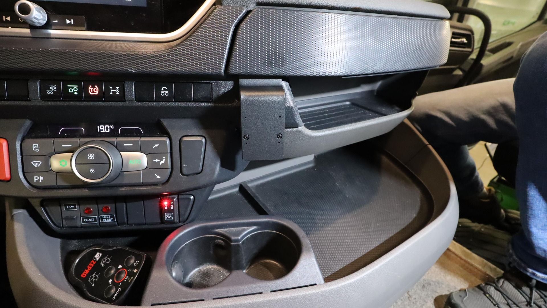 Proclip DAF XG+/XG/XF/XD 22- Mitte montage